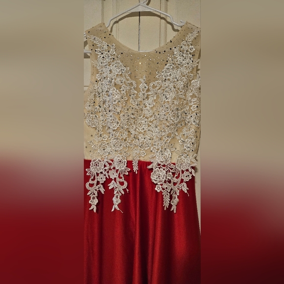 Dresses & Skirts - Dress